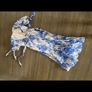 Size 6 Belle of the Ball